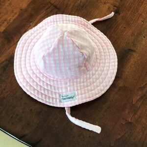 Flap Happy UPF 50+ summer splash, swim hat in pink gingham seersucker